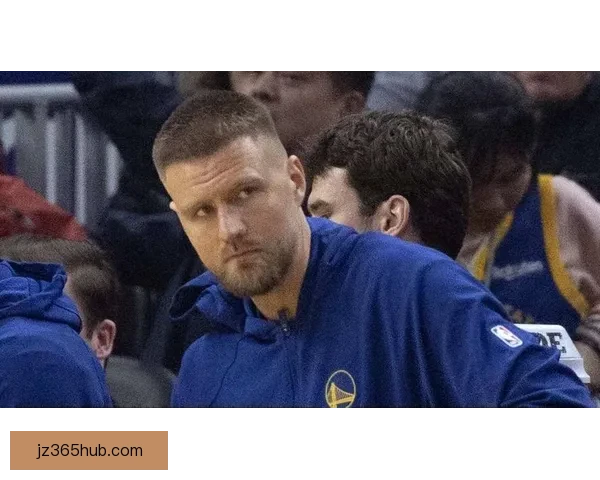 波尔津吉斯罚球时勇士仅剩2人替补席 7人缺阵影响球队表现